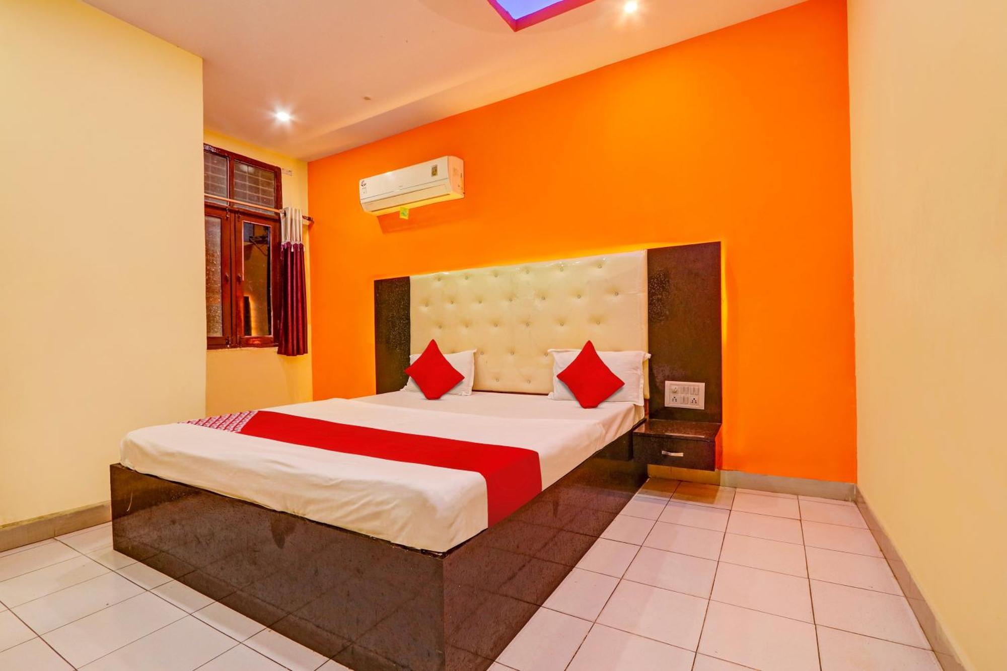 Oyo Flagship Hotel Samruddhi Lodge Nirmal  Extérieur photo