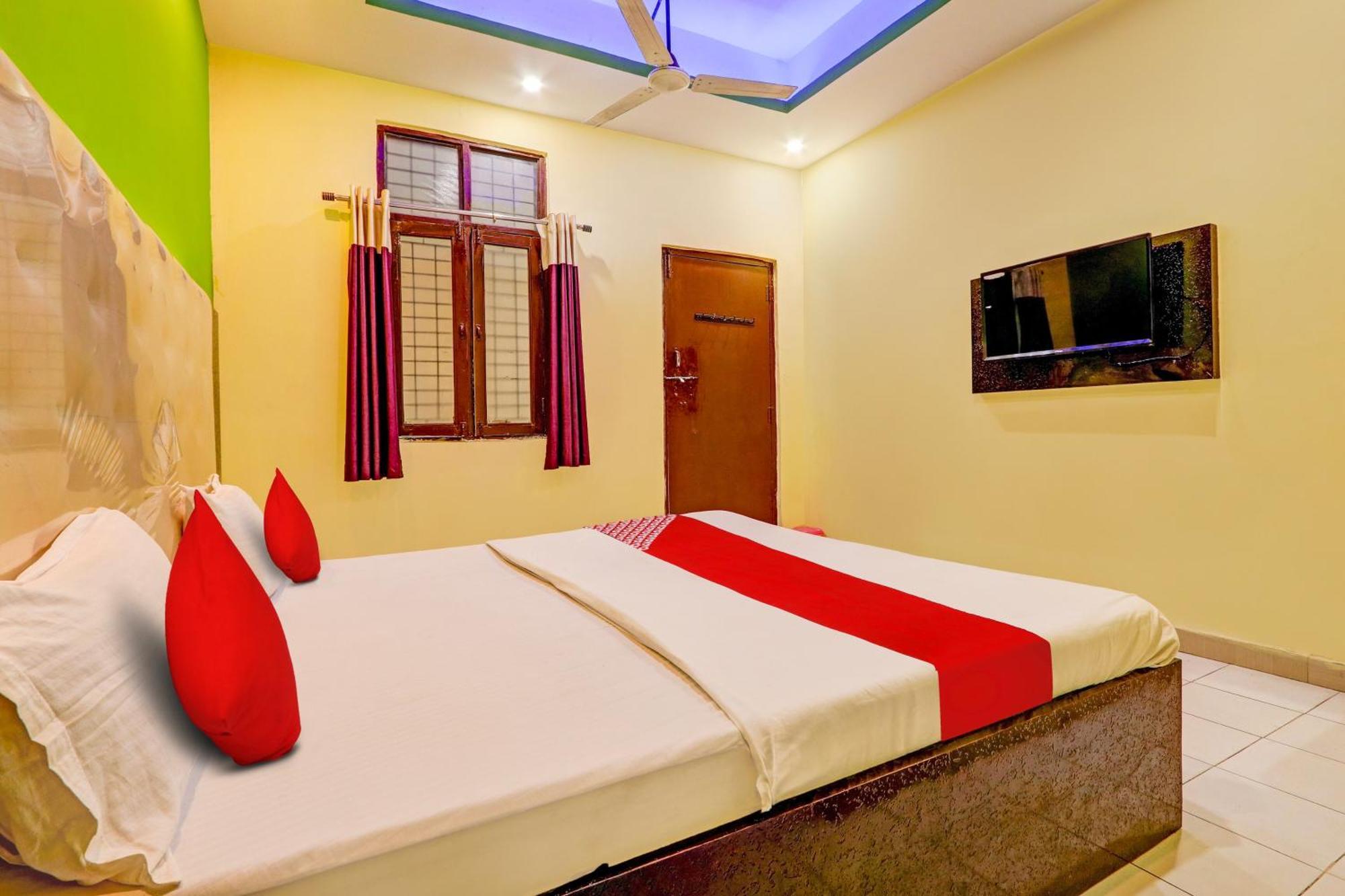 Oyo Flagship Hotel Samruddhi Lodge Nirmal  Extérieur photo