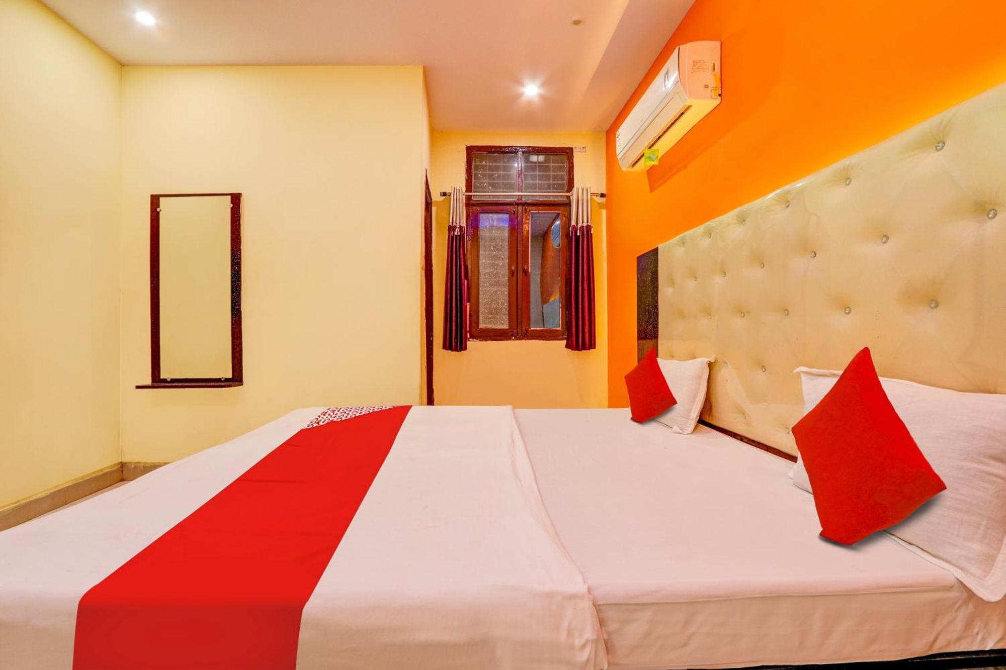 Oyo Flagship Hotel Samruddhi Lodge Nirmal  Extérieur photo