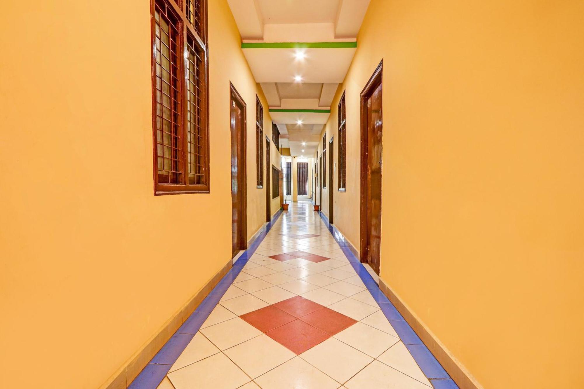 Oyo Flagship Hotel Samruddhi Lodge Nirmal  Extérieur photo